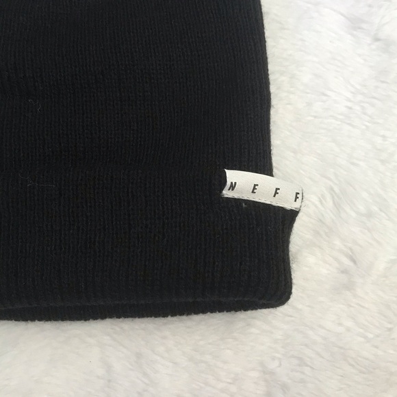 NWT NEFF Minnie Disney black peek beanie hat cap - Picture 4 of 8